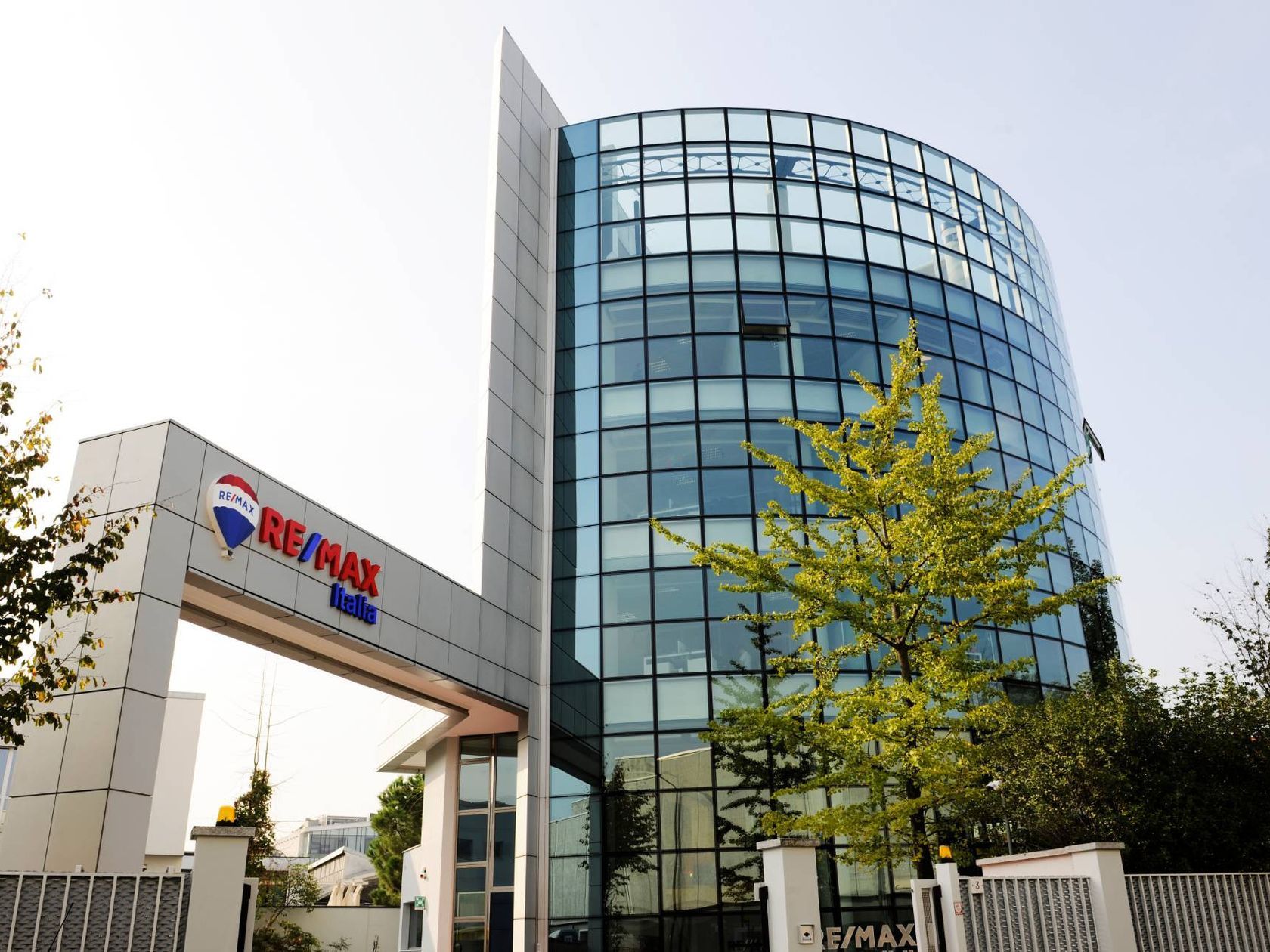 Isc Cx ISC-CX Becomes the Official Customer Experience Partner of RE/MAX